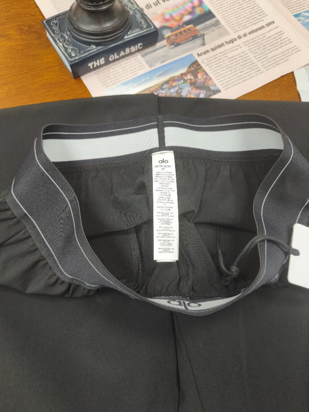 NWT Alo Yoga Suit Up Trouser Black💕Relaxed Straight Leg Pants 30" Inseam💐 - Picture 3 of 7